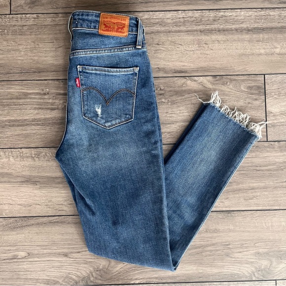SOLD - Levi’s 721 High Rise Skinny Medium Wash Raw Hem Size 25 - Picture 10 of 10